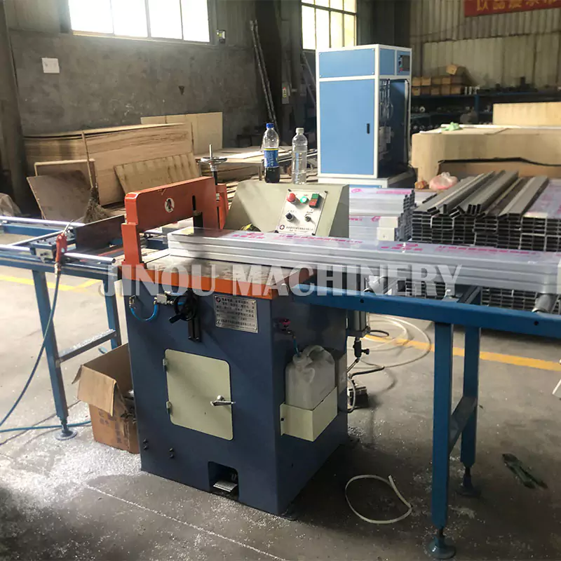 Aluminium Cutting Machine for the Multi Purpose Ladder