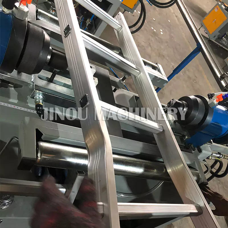 Ladder Riveting Machine for the Aluminium Steel Ladders With Splayfoot